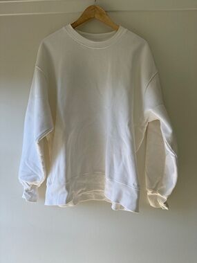 Aritzia Sweatfleece Boyfriend Crewneck - Off-White